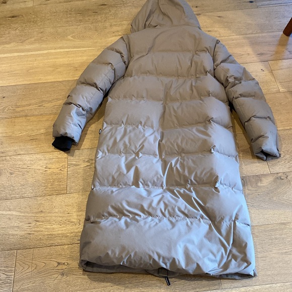 Aritzia Beige Hooded Puffer Coat - Picture 5 of 5